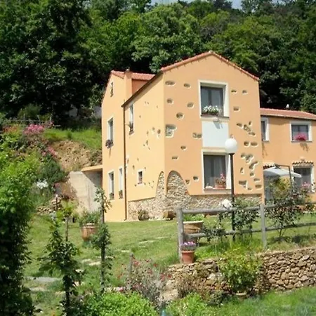 Woodland Escape With Pool * Carbuta
