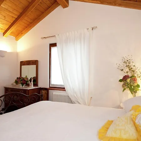 Woodland Escape With Pool Carbuta